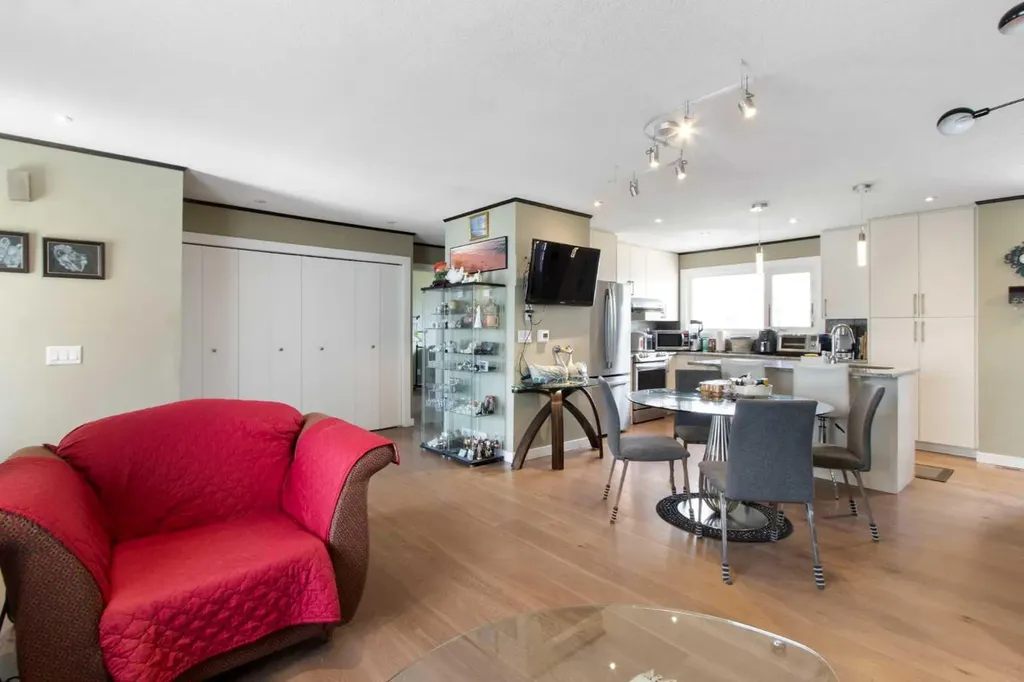 124 Maitland Drive NE Calgary AB T2A 5A5