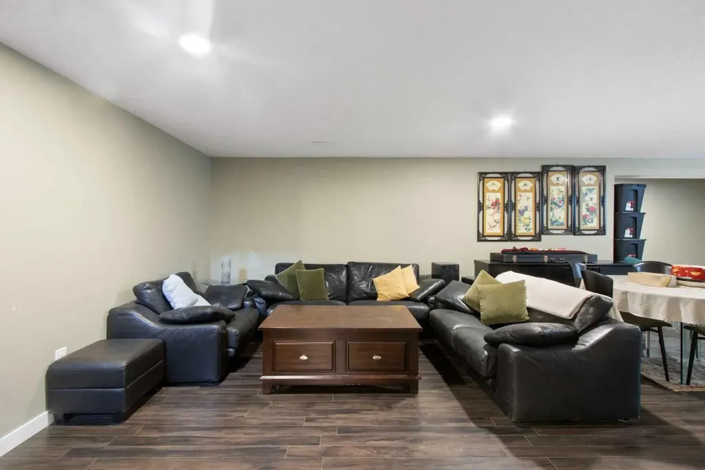 124 Maitland Drive NE Calgary AB T2A 5A5