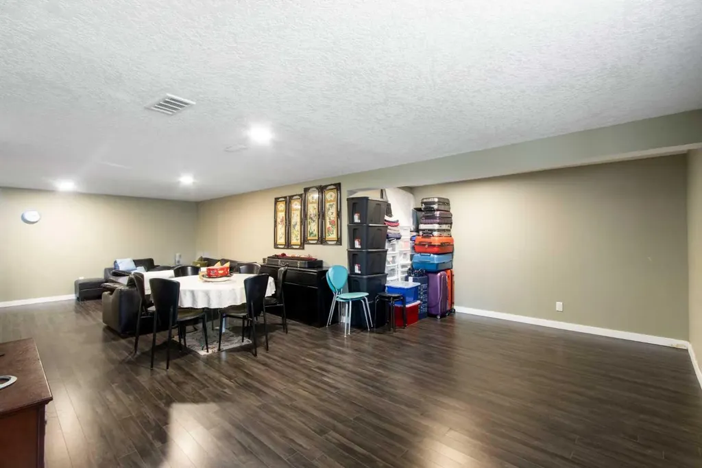 124 Maitland Drive NE Calgary AB T2A 5A5