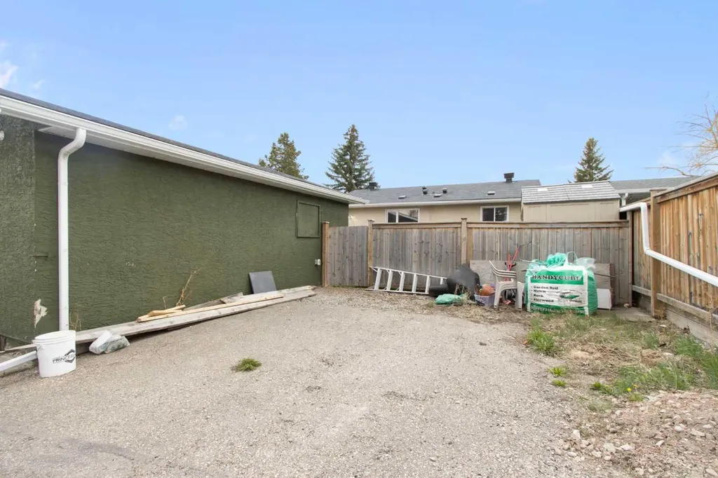 124 Maitland Drive NE Calgary AB T2A 5A5