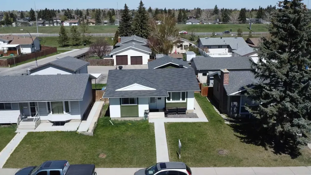 124 Maitland Drive NE Calgary AB T2A 5A5