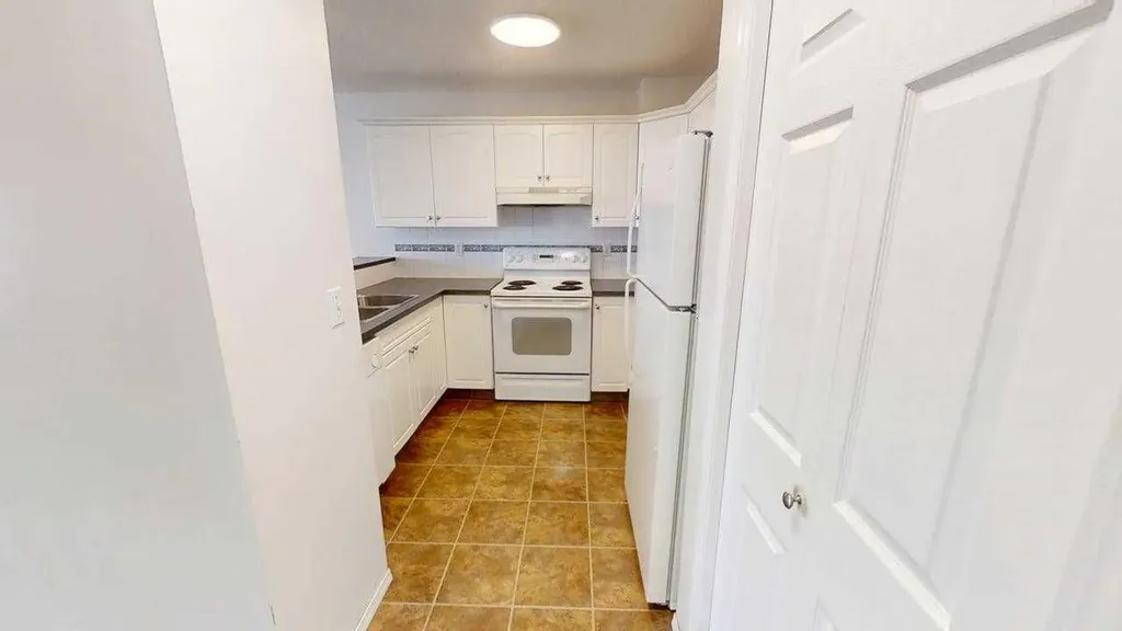 545 Highlands Boulevard W Lethbridge AB T1J 4V2