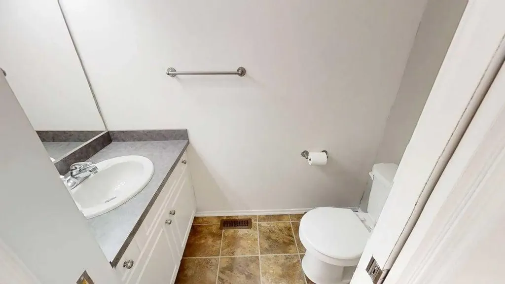 545 Highlands Boulevard W Lethbridge AB T1J 4V2