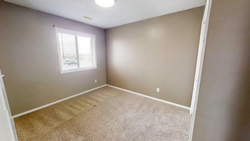 545 Highlands Boulevard W Lethbridge AB T1J 4V2