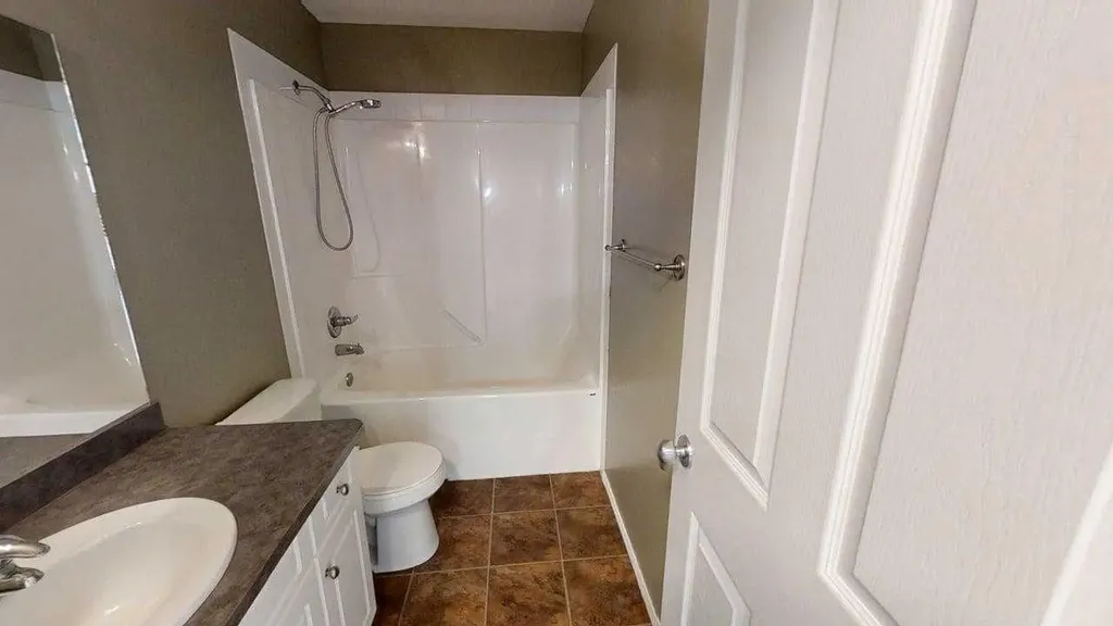 545 Highlands Boulevard W Lethbridge AB T1J 4V2