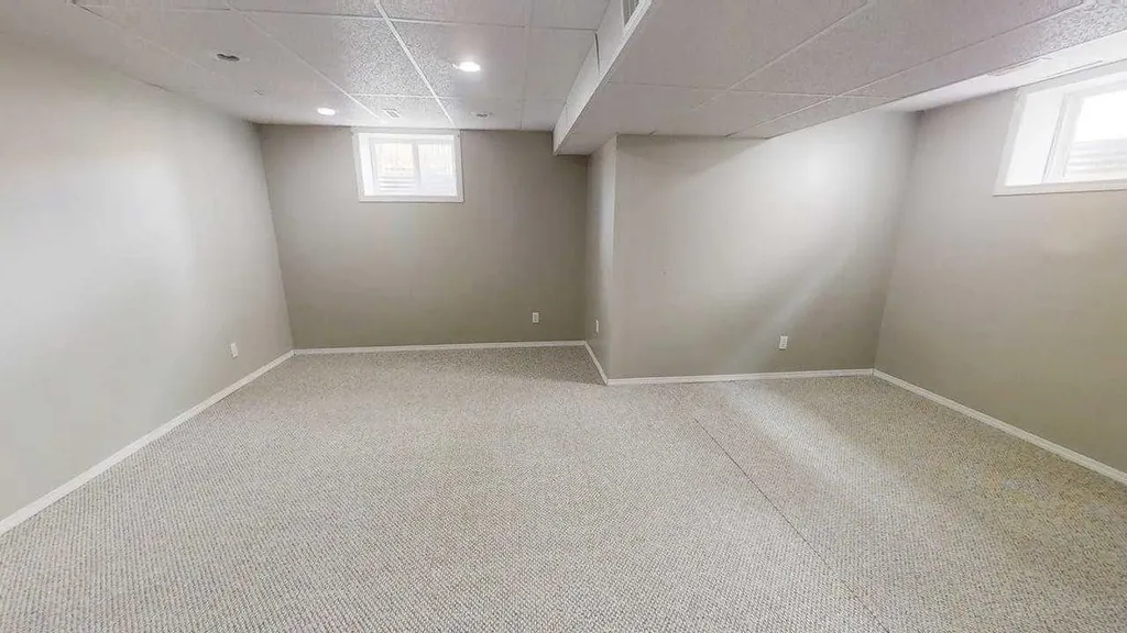 545 Highlands Boulevard W Lethbridge AB T1J 4V2