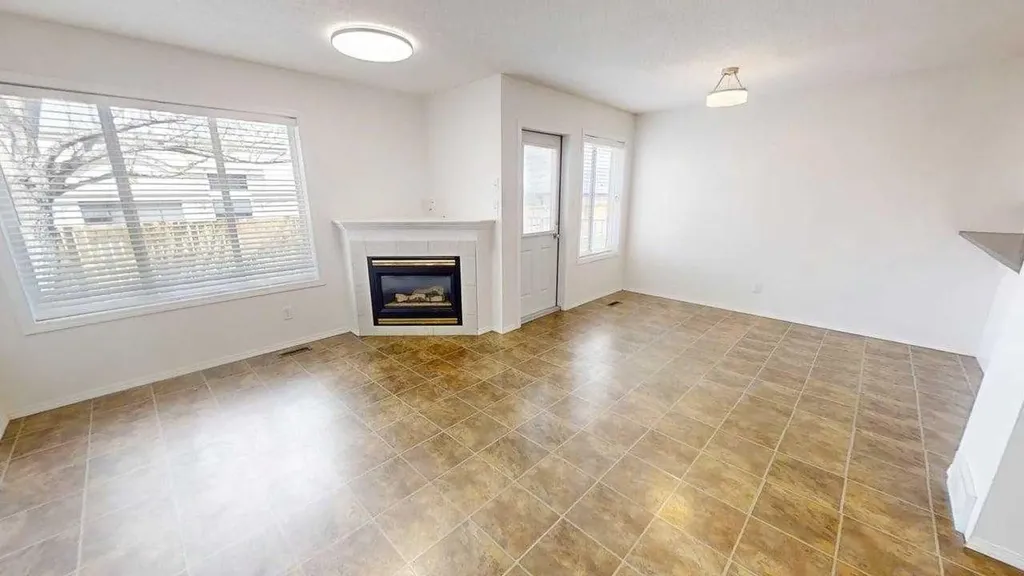 545 Highlands Boulevard W Lethbridge AB T1J 4V2