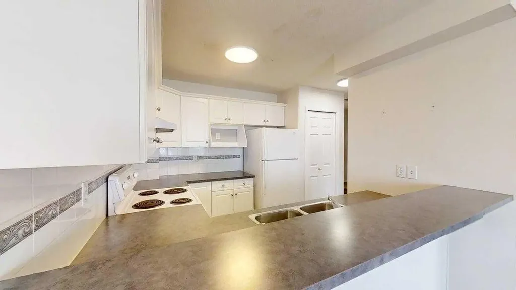545 Highlands Boulevard W Lethbridge AB T1J 4V2
