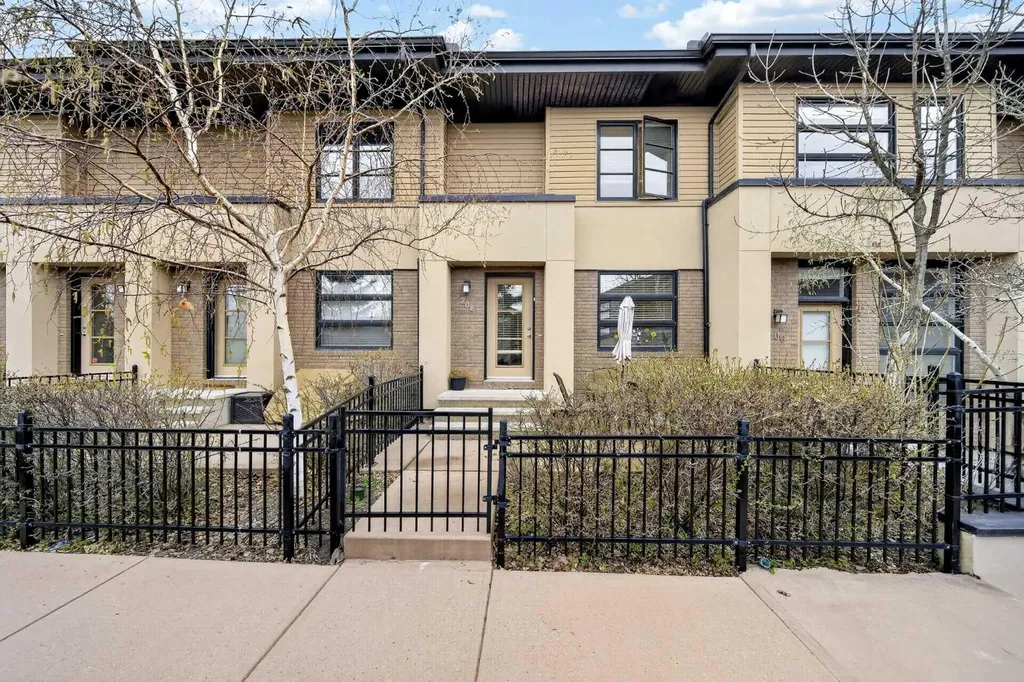 208 Aspen Hills Villas SW Calgary AB T3H0h8