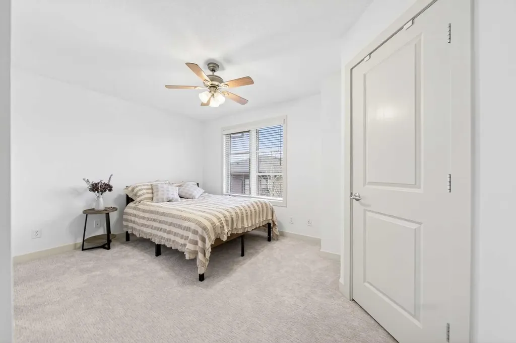 208 Aspen Hills Villas SW Calgary AB T3H0h8