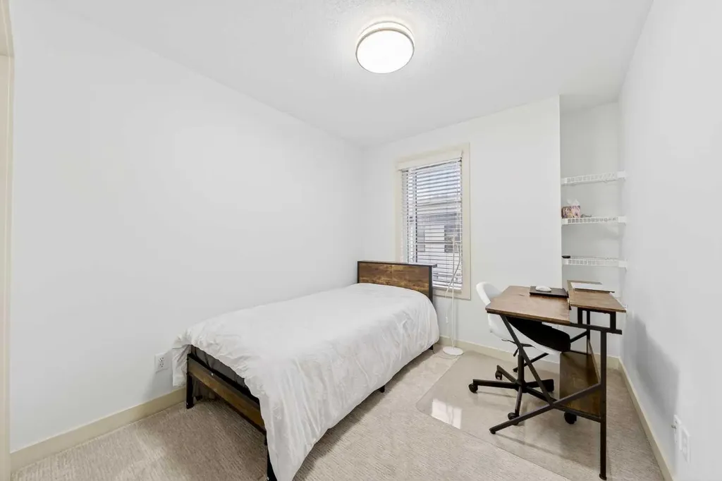 208 Aspen Hills Villas SW Calgary AB T3H0h8