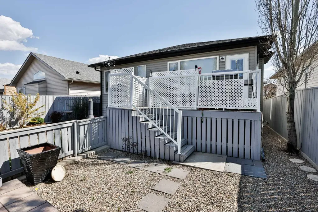 499 Lynx Crescent N Lethbridge AB T1H 6X5