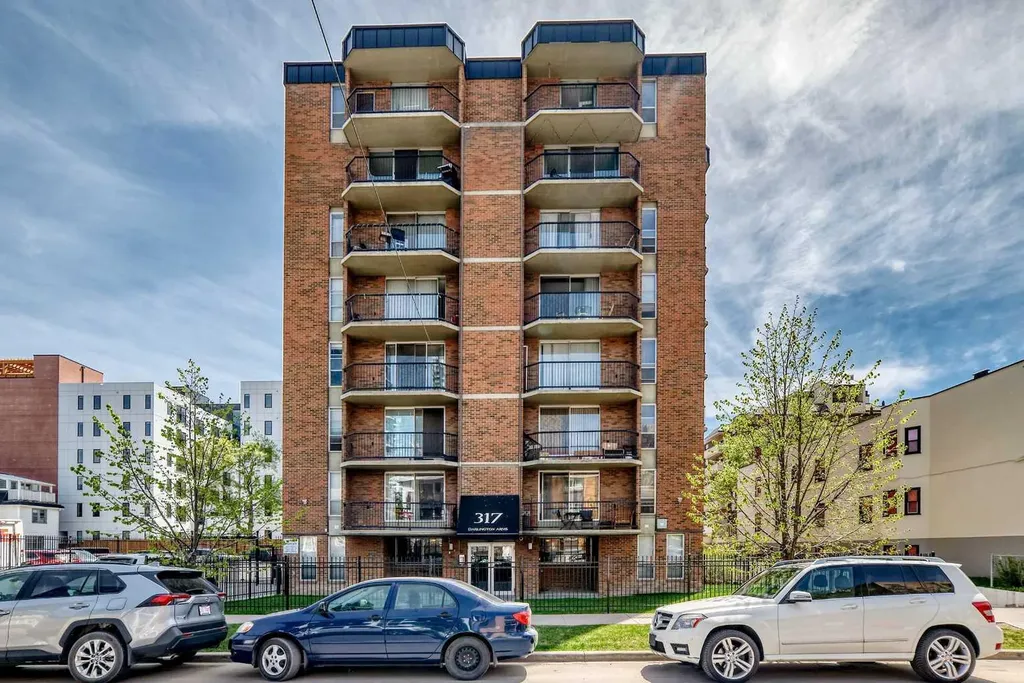 317 14 Avenue SW Calgary AB T2R 0M4