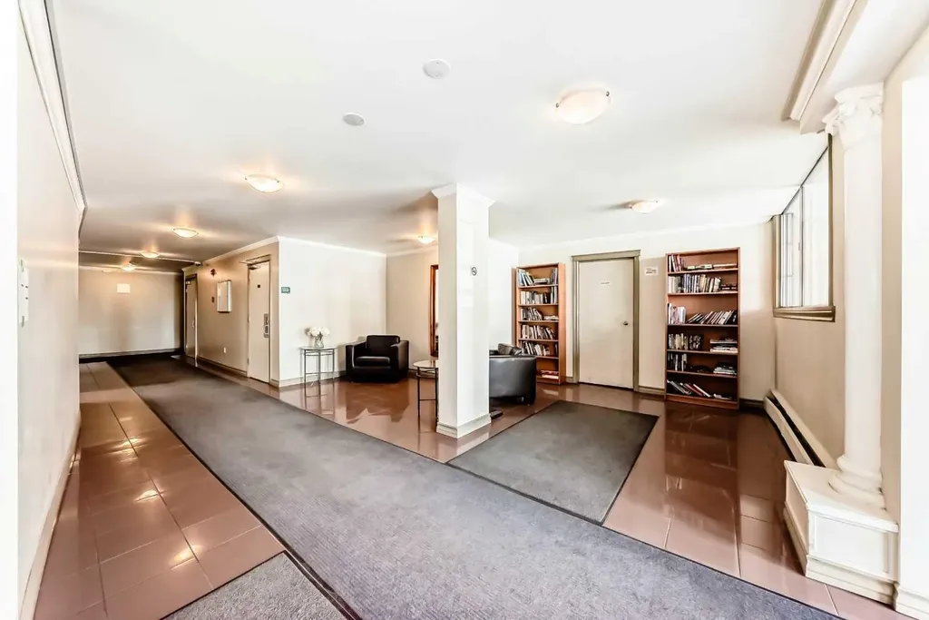 317 14 Avenue SW Calgary AB T2R 0M4