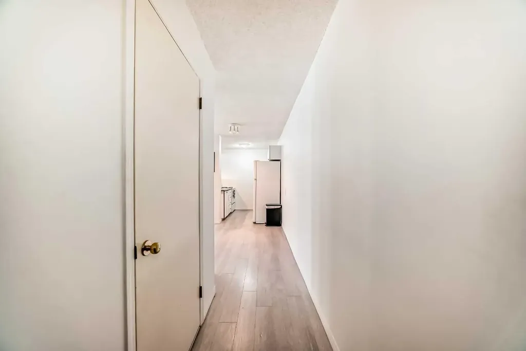 317 14 Avenue SW Calgary AB T2R 0M4
