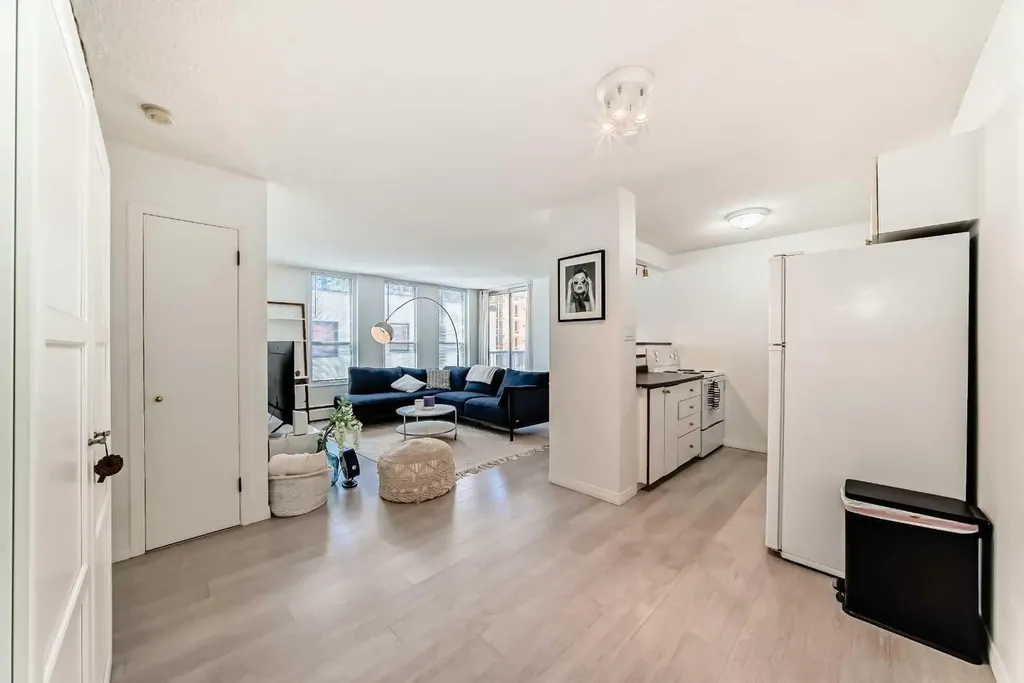 317 14 Avenue SW Calgary AB T2R 0M4