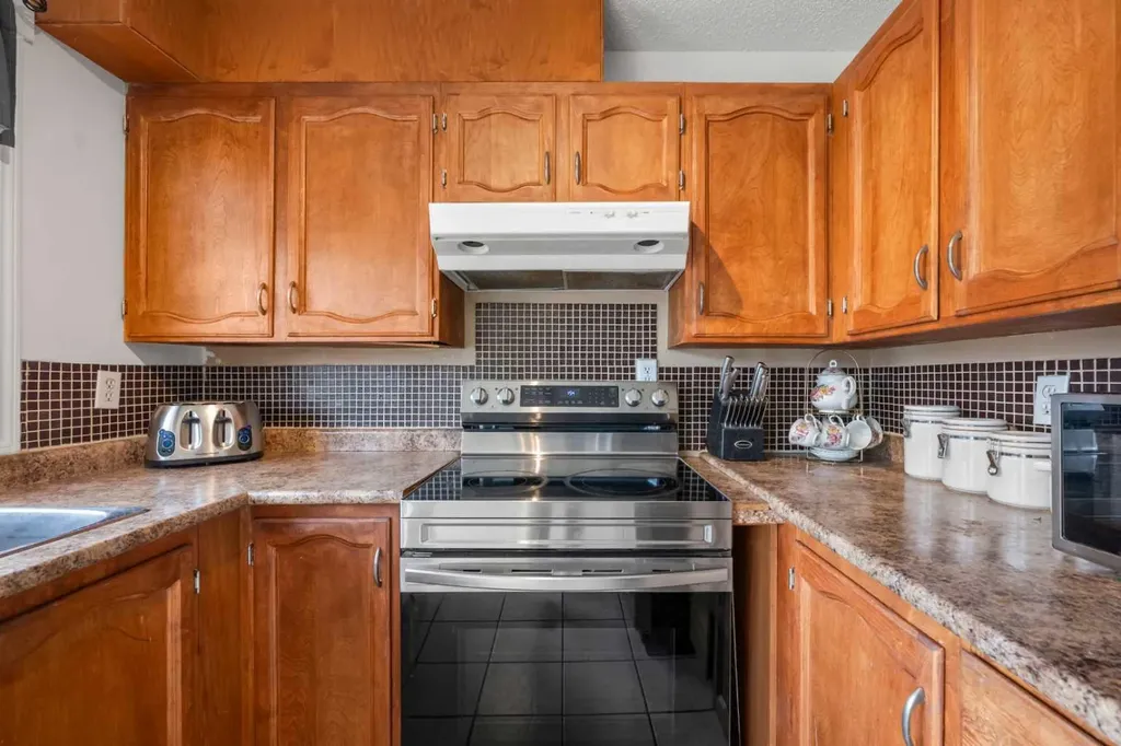3312 56 Street NE Calgary AB T1Y 3W1