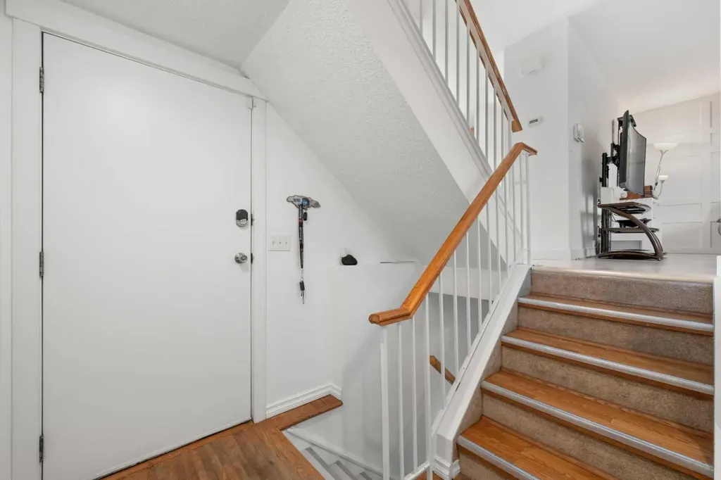 3312 56 Street NE Calgary AB T1Y 3W1