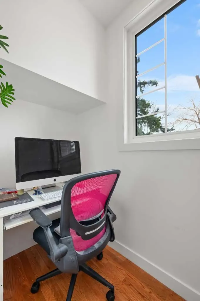 3312 56 Street NE Calgary AB T1Y 3W1