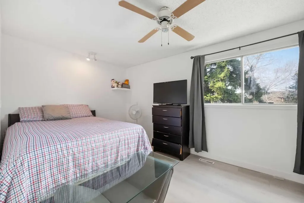 3312 56 Street NE Calgary AB T1Y 3W1