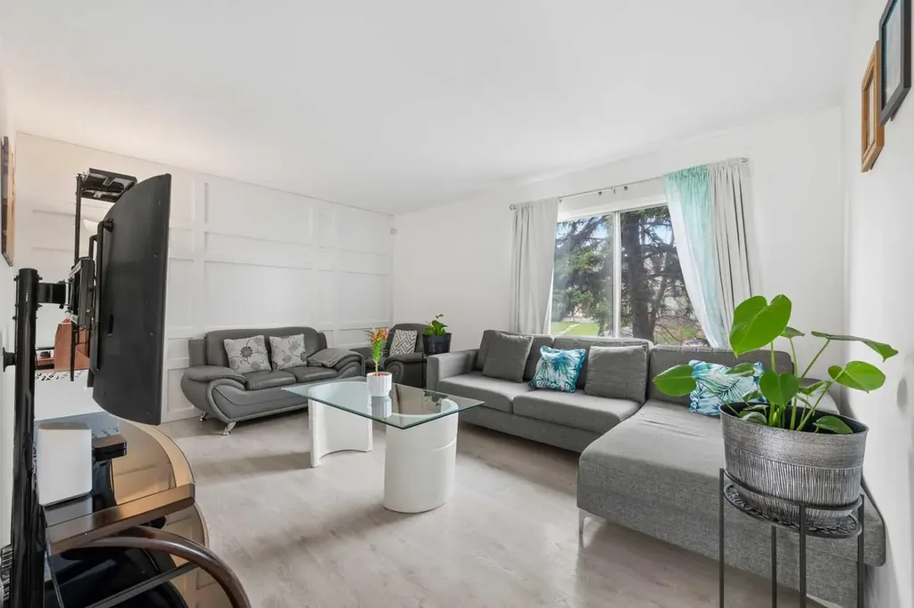 3312 56 Street NE Calgary AB T1Y 3W1