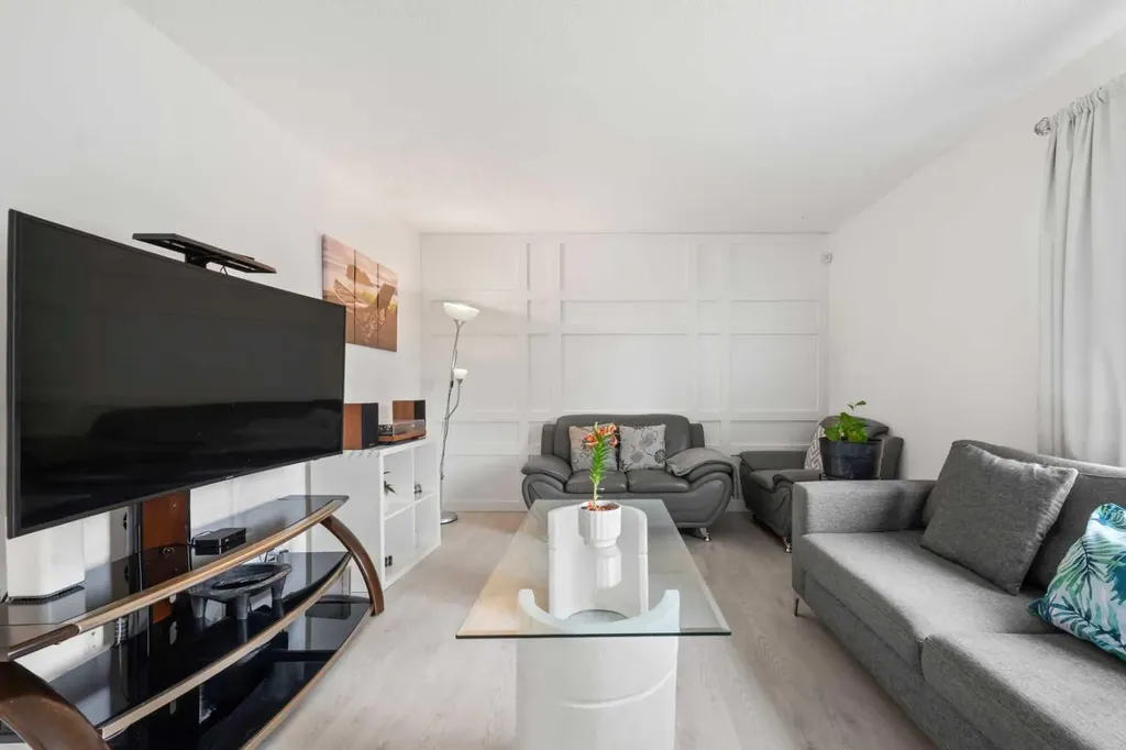 3312 56 Street NE Calgary AB T1Y 3W1