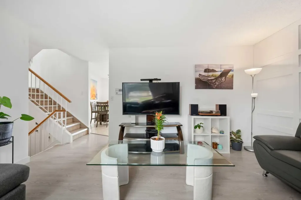 3312 56 Street NE Calgary AB T1Y 3W1
