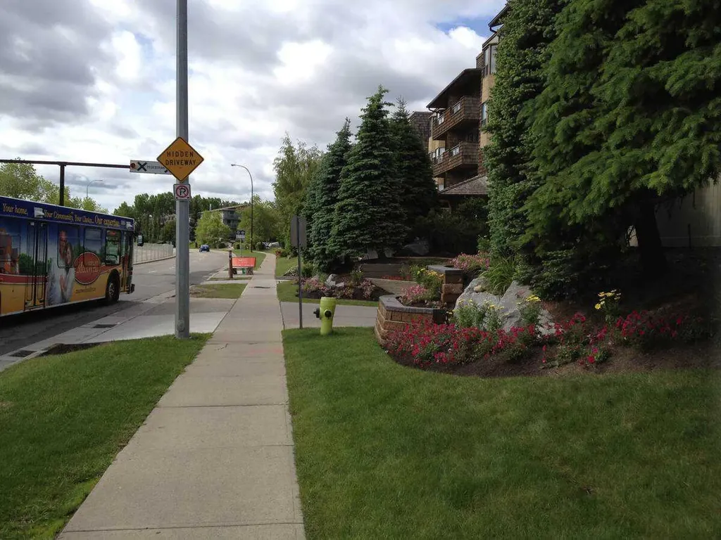 3719C 49 Street NW Calgary AB T3A 2E3