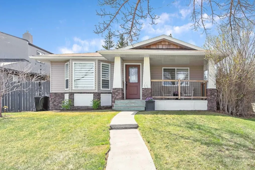 95 Hillgrove Crescent SW Calgary AB T2V 3K9