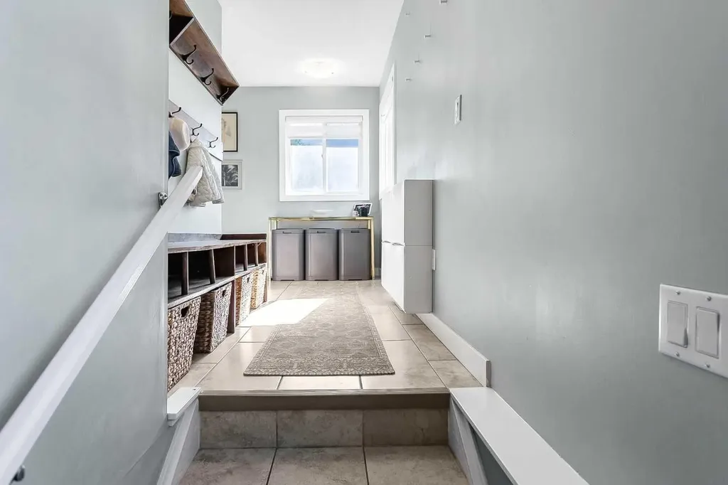 95 Hillgrove Crescent SW Calgary AB T2V 3K9