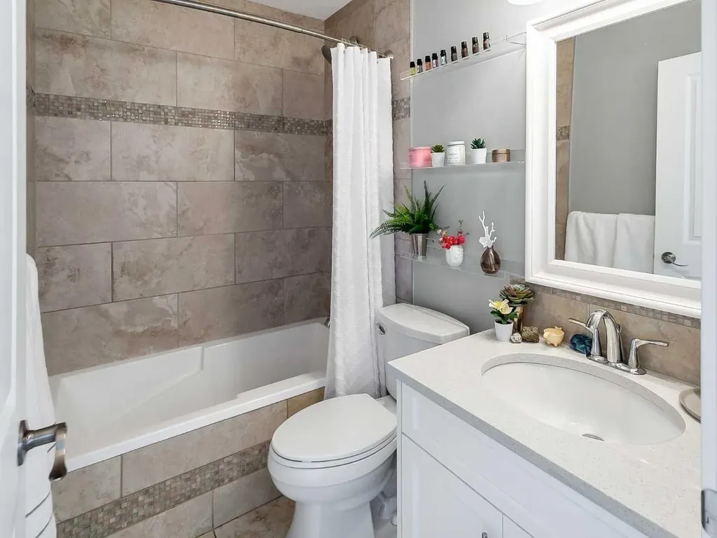 95 Hillgrove Crescent SW Calgary AB T2V 3K9
