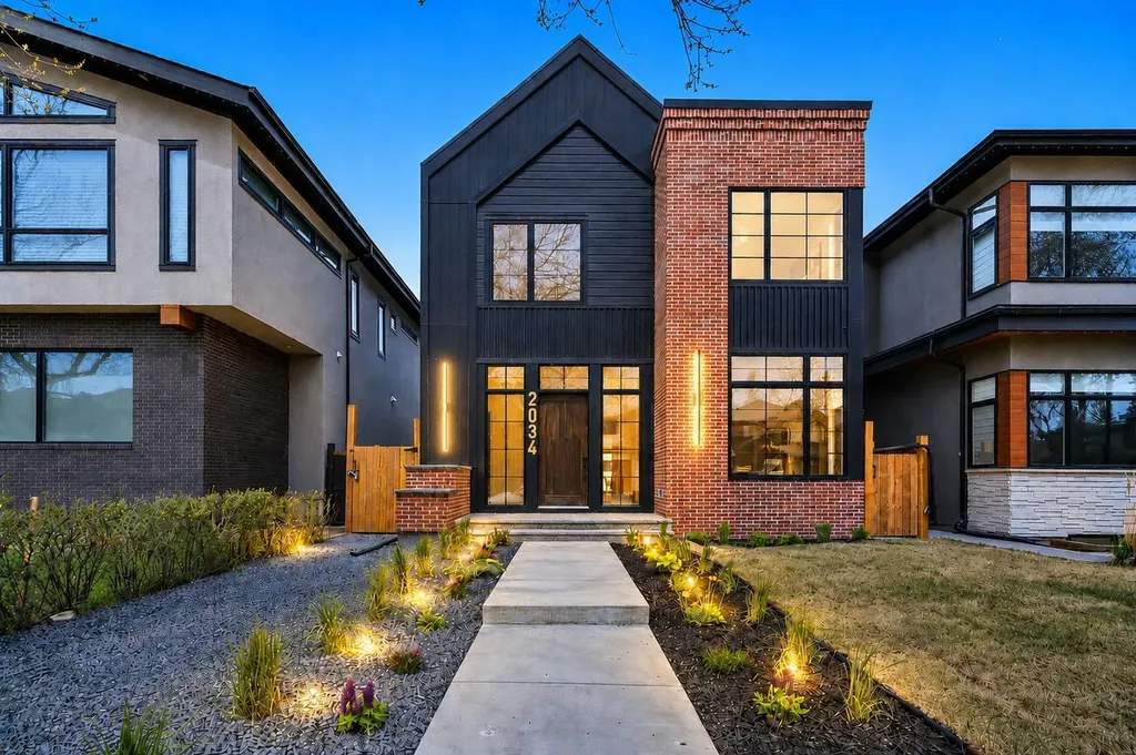 2034 49 Avenue SW Calgary AB T2T 2V4