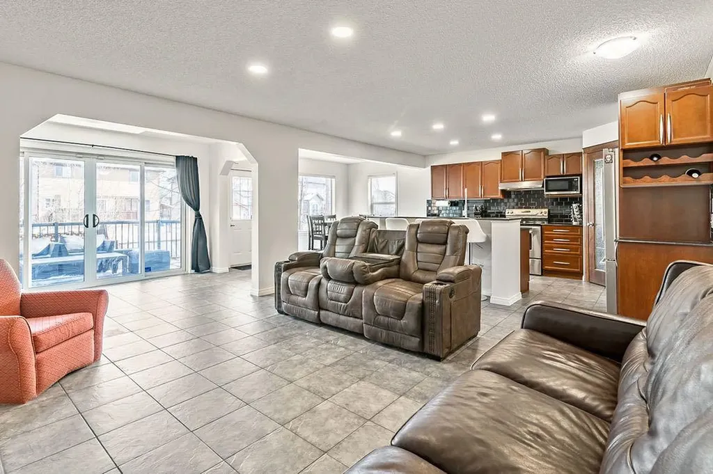 30 Drake Landing Common Okotoks AB T1S2H4