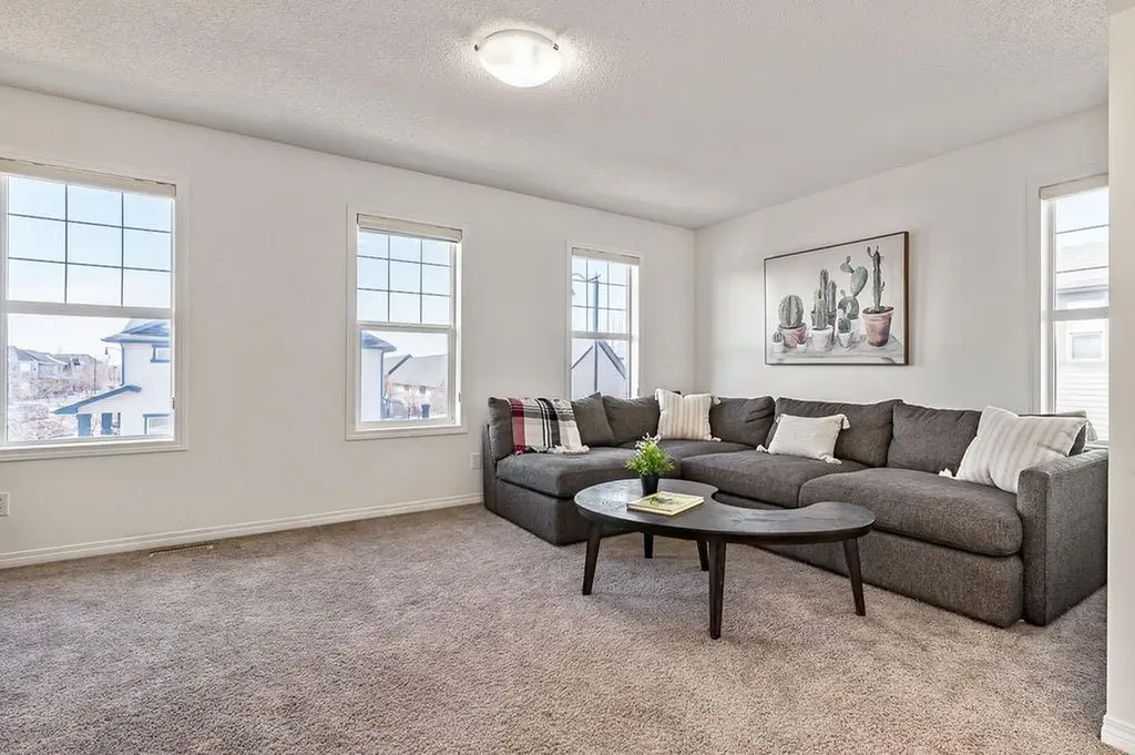 30 Drake Landing Common Okotoks AB T1S2H4