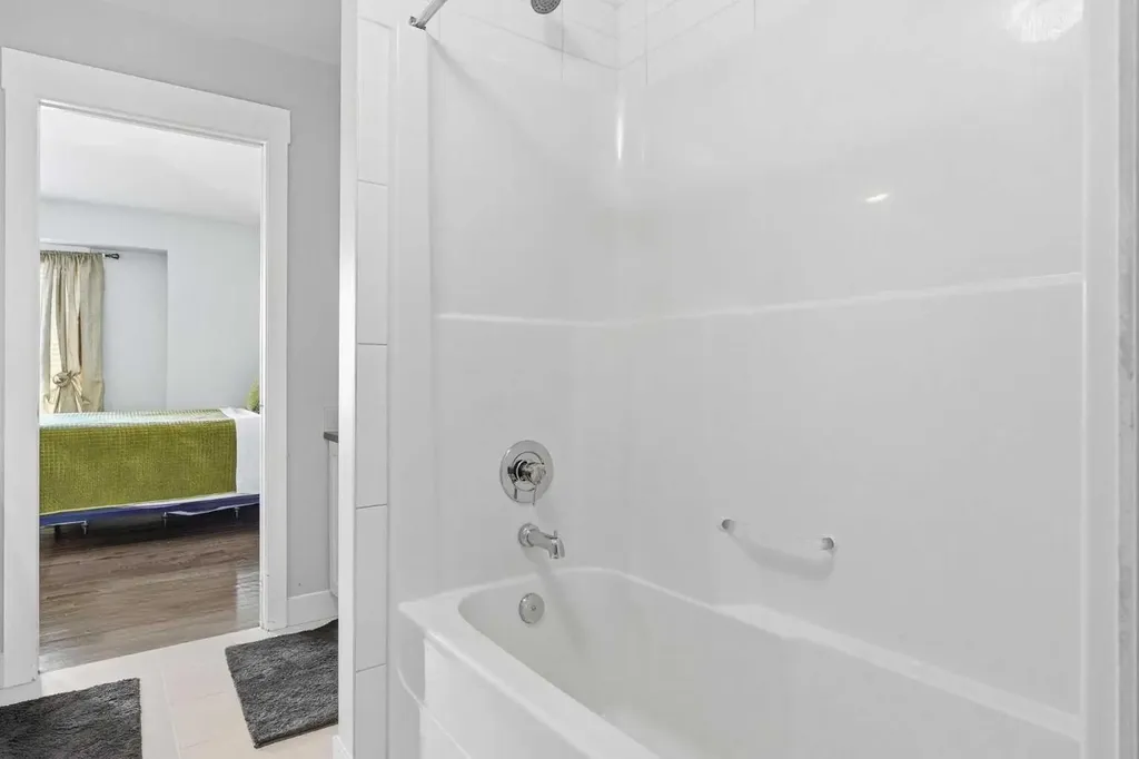 161 Rainbow Falls Glen Chestermere AB T1X 0S5