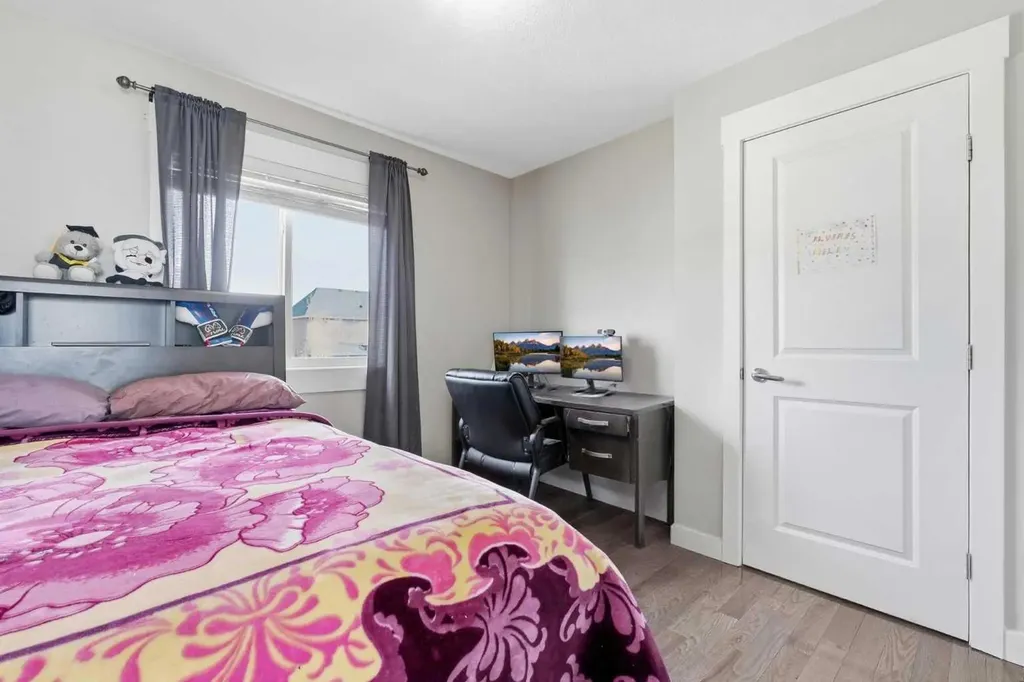 161 Rainbow Falls Glen Chestermere AB T1X 0S5