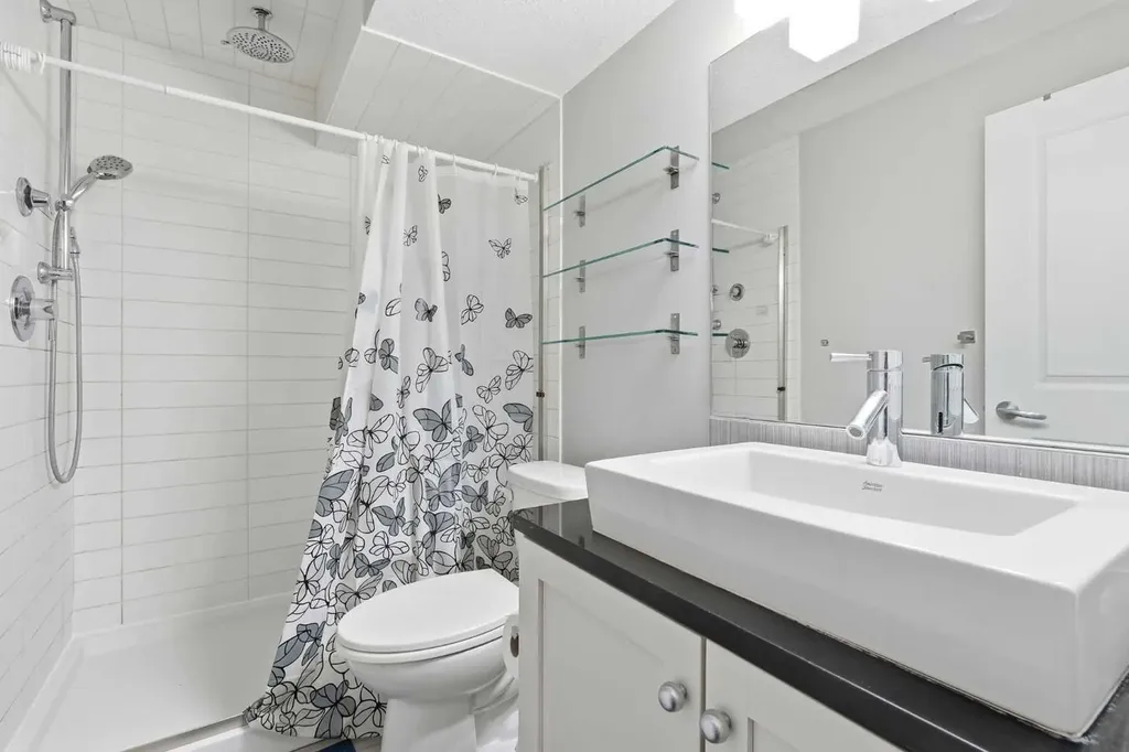161 Rainbow Falls Glen Chestermere AB T1X 0S5