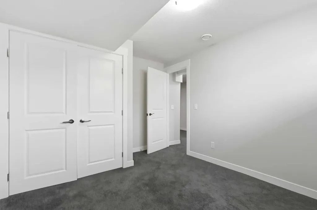 161 Rainbow Falls Glen Chestermere AB T1X 0S5