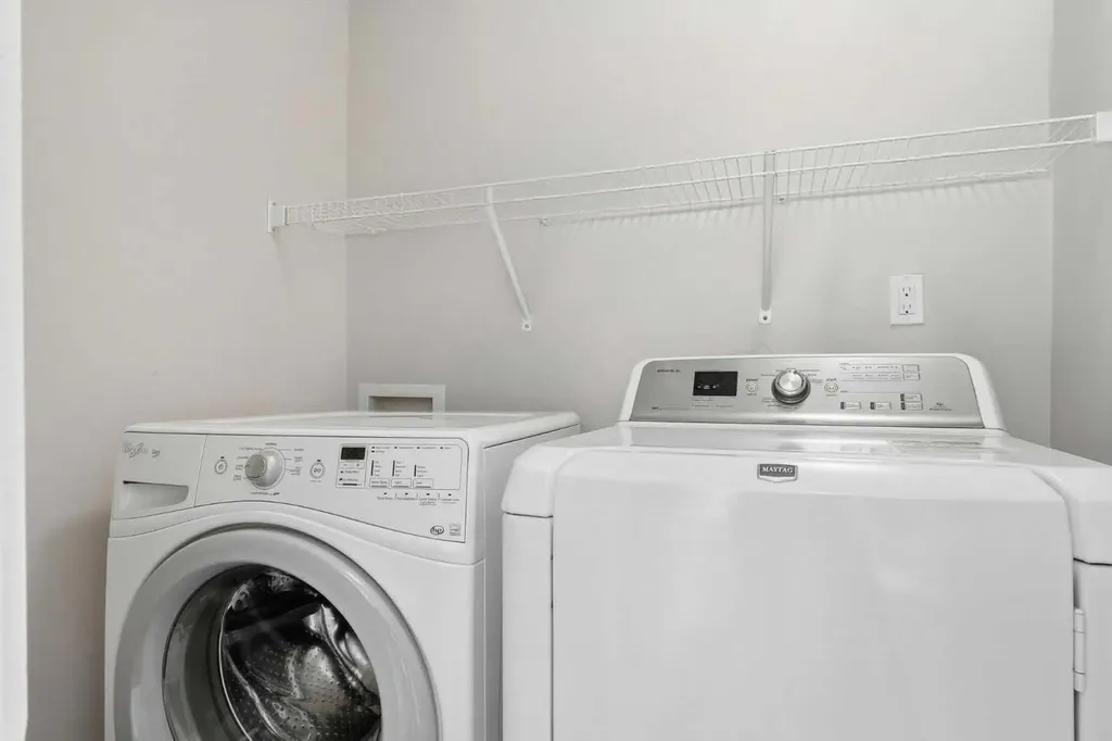 161 Rainbow Falls Glen Chestermere AB T1X 0S5