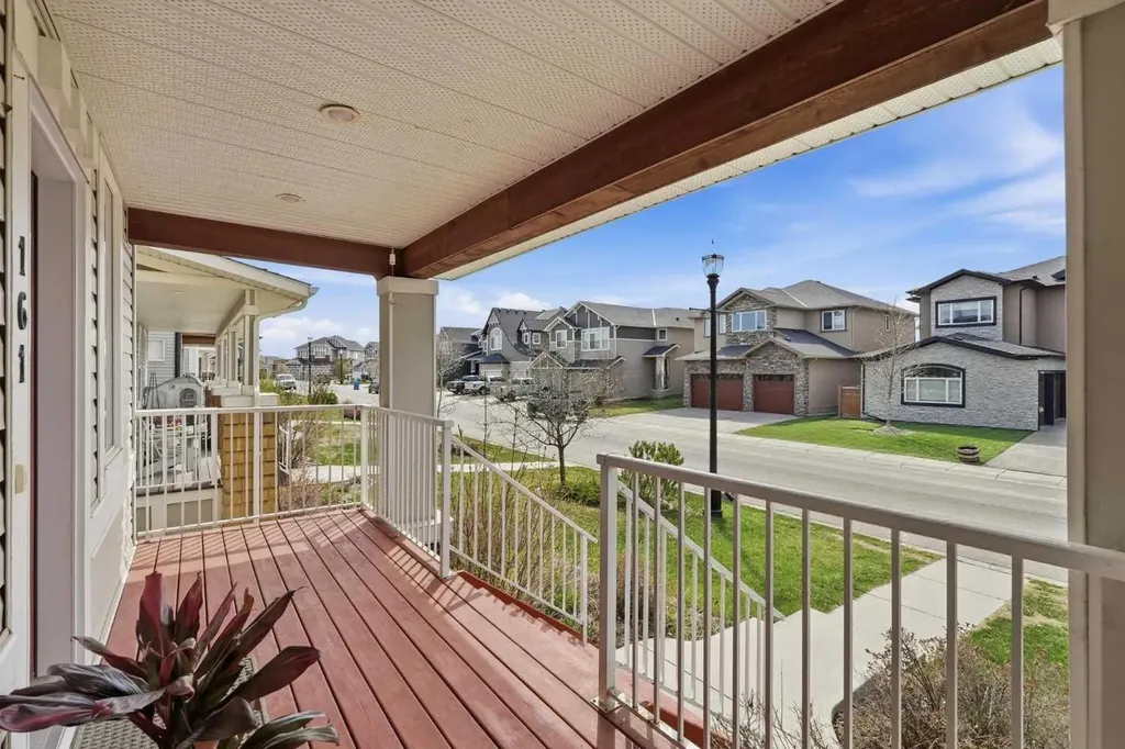 161 Rainbow Falls Glen Chestermere AB T1X 0S5