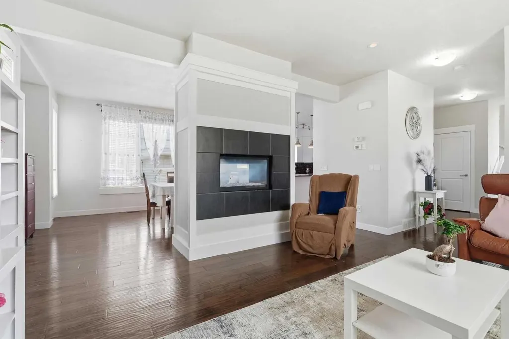 161 Rainbow Falls Glen Chestermere AB T1X 0S5