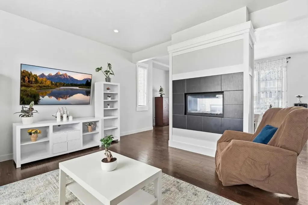 161 Rainbow Falls Glen Chestermere AB T1X 0S5