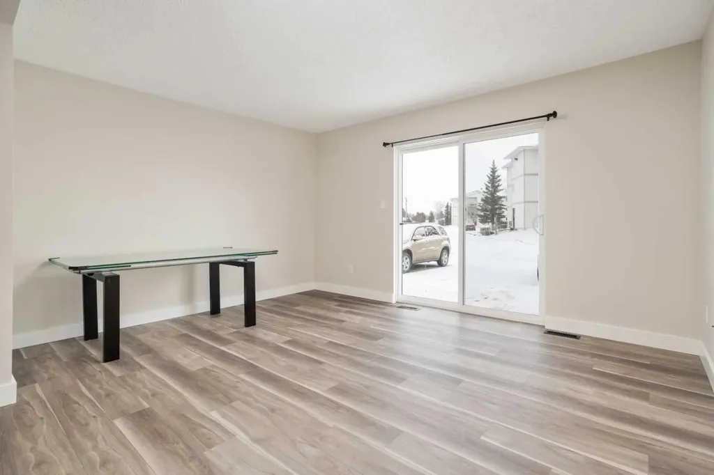 4917 68 Street Camrose AB T4V 4T8