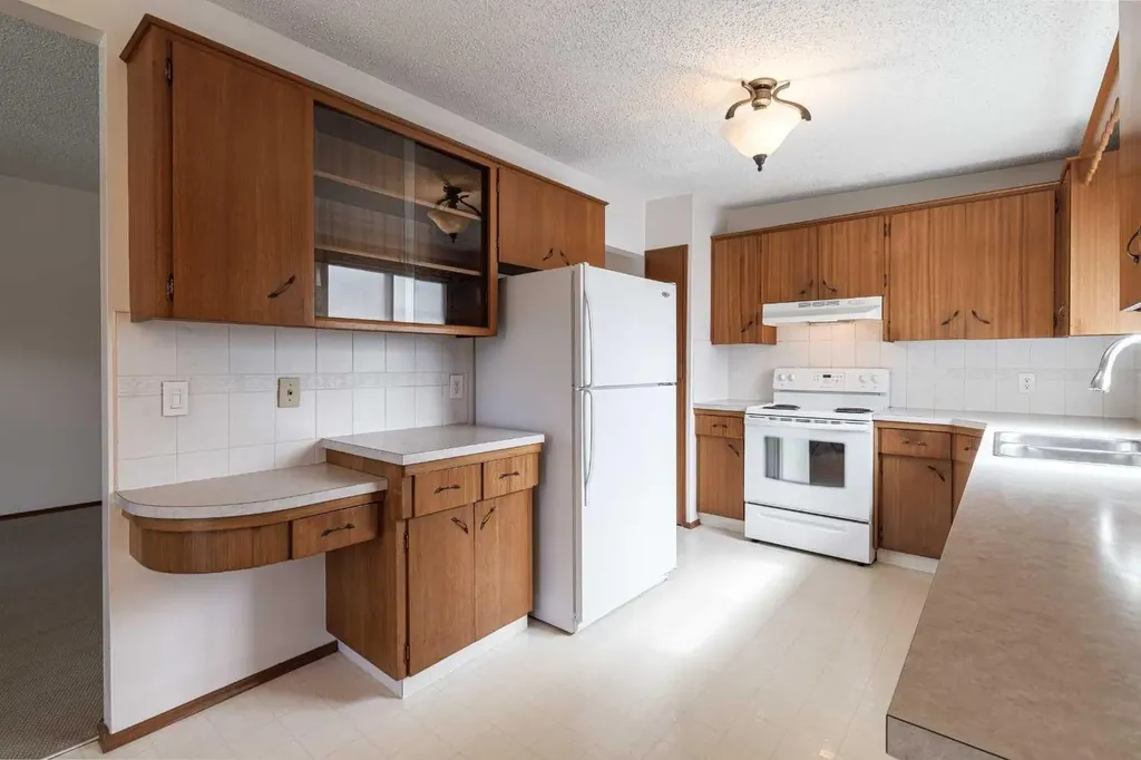 5222 Dalhousie Drive NW Calgary AB T3A 1B5