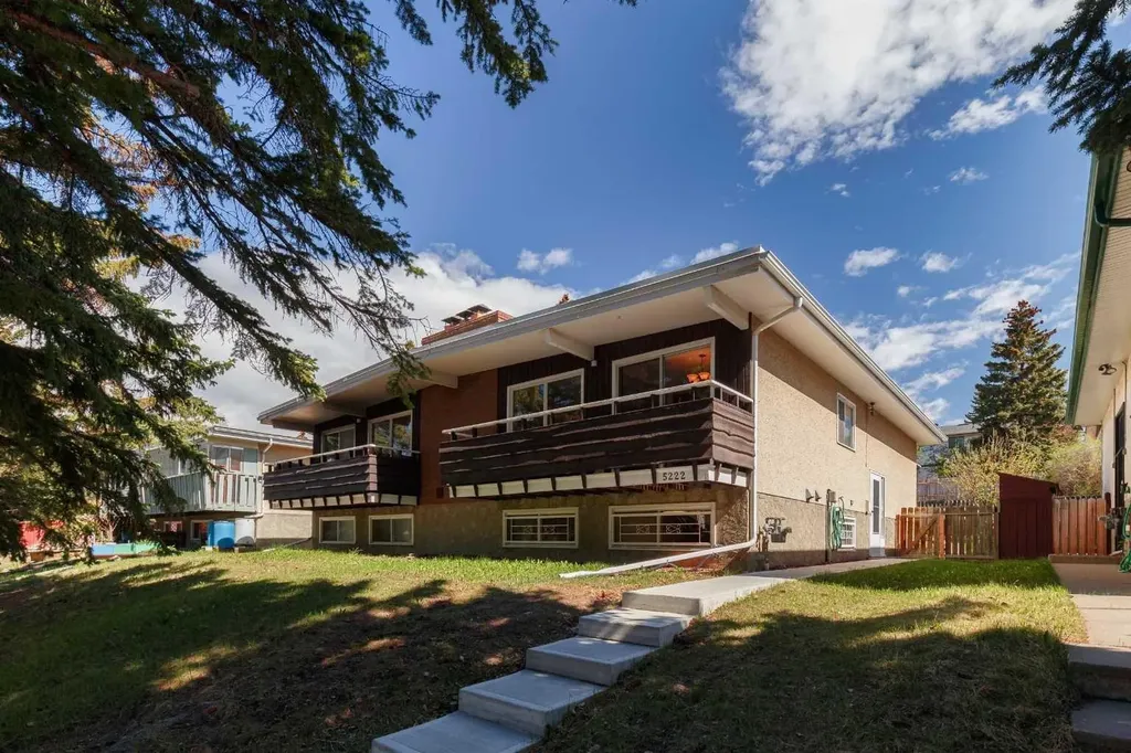 5222 Dalhousie Drive NW Calgary AB T3A 1B5