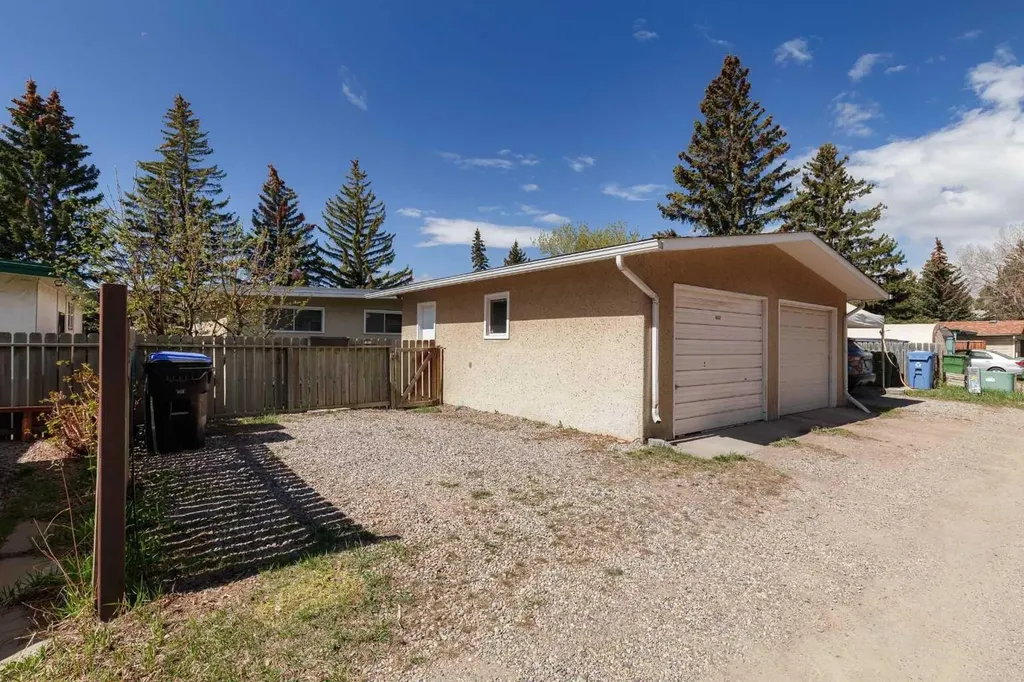 5222 Dalhousie Drive NW Calgary AB T3A 1B5