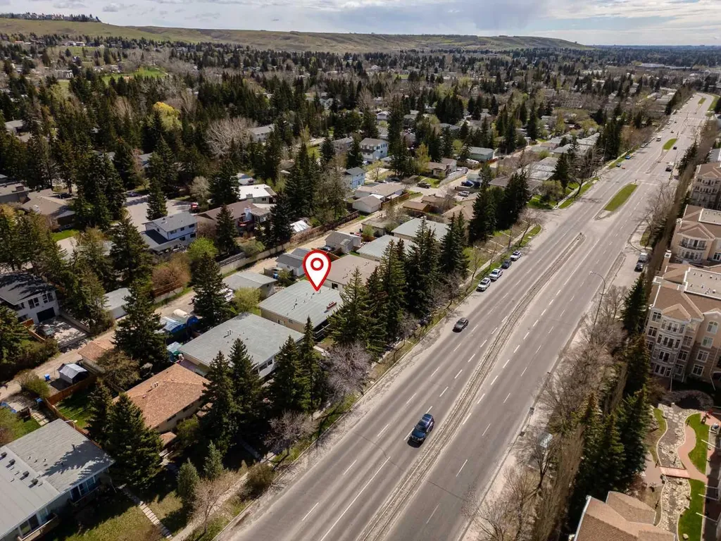 5222 Dalhousie Drive NW Calgary AB T3A 1B5