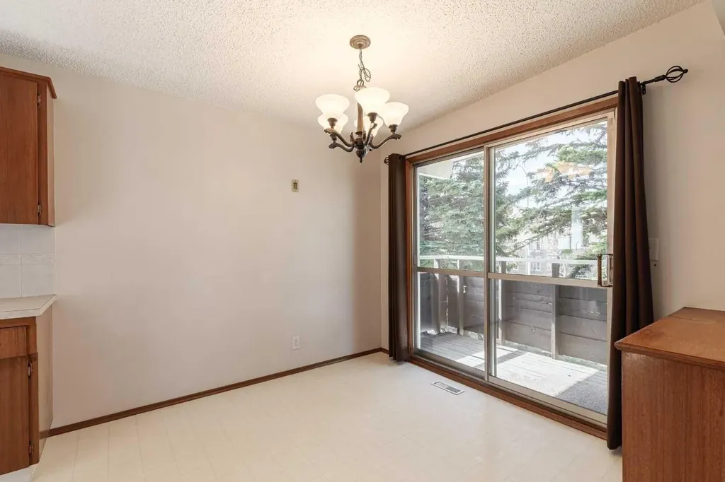 5222 Dalhousie Drive NW Calgary AB T3A 1B5