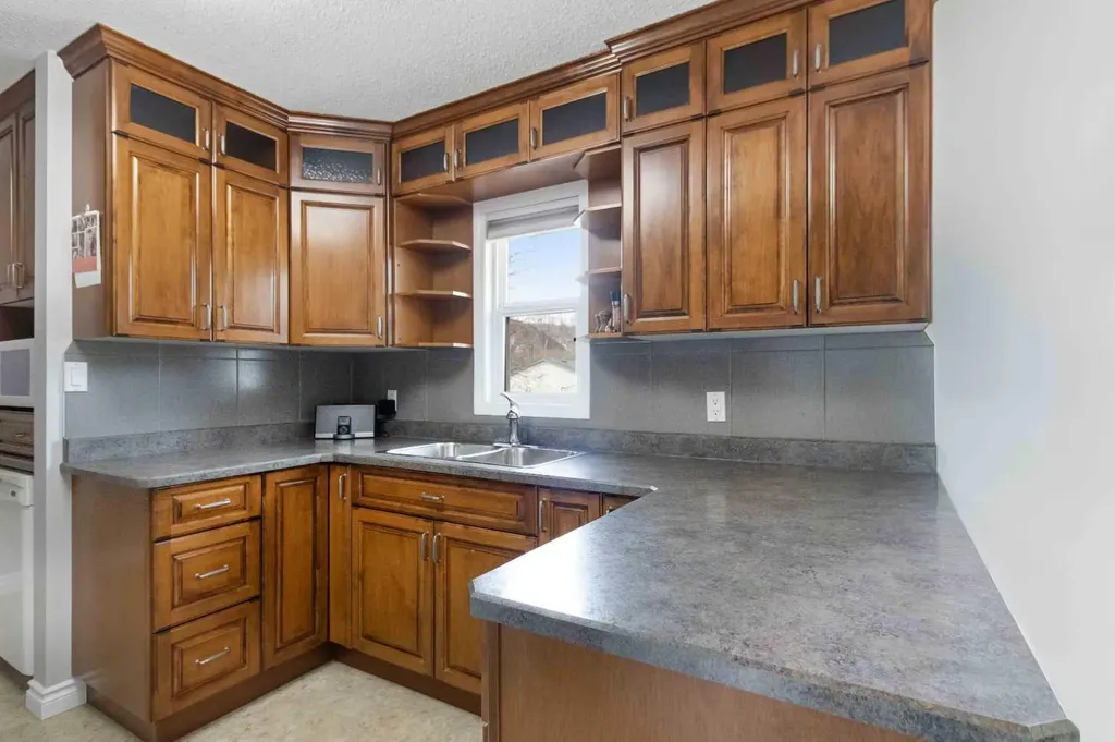 23 Clark Crescent Fort Mcmurray AB T9H 1M8