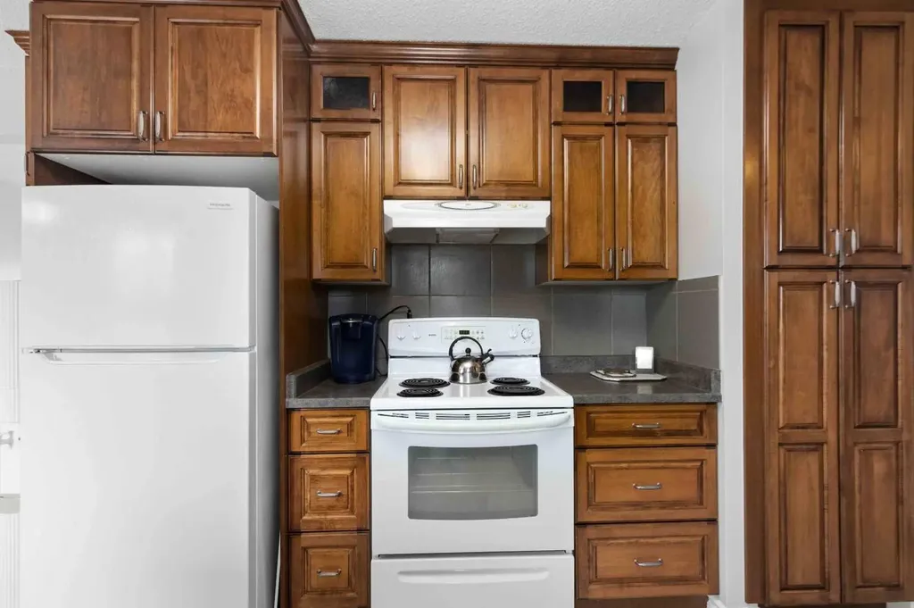 23 Clark Crescent Fort Mcmurray AB T9H 1M8